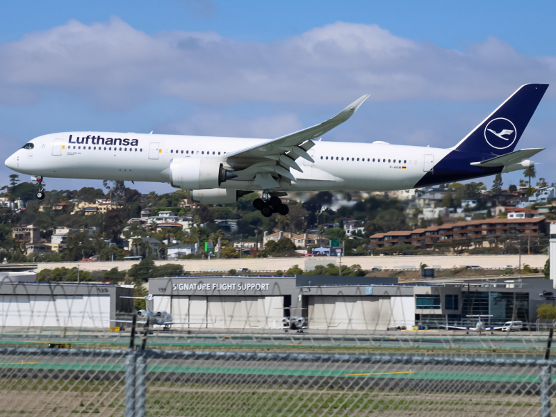 Photo of D-AIXM - Lufthansa Airbus A350-900 at SAN on AeroXplorer Aviation Database