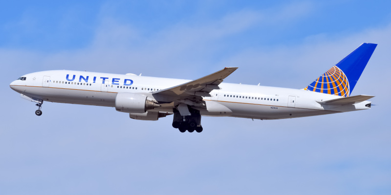 Photo of N211UA - United Airlines Boeing 777-200 at DEN on AeroXplorer Aviation Database