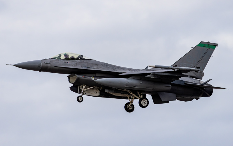 Photo of 88-0527 - USAF - United States Air Force General Dynamics F-16 Fighting Falcon at TOL on AeroXplorer Aviation Database