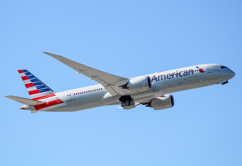 Photo of N823AN - American Airlines Boeing 787-9 at ORD on AeroXplorer Aviation Database