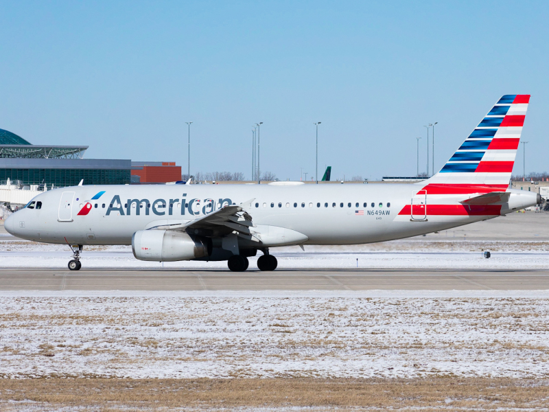 Photo of N649AW - American Airlines Airbus A320 at GRR on AeroXplorer Aviation Database