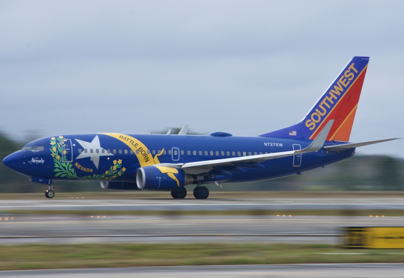 Photo of N727SW - Southwest Airlines Boeing 737-700 at MCO on AeroXplorer Aviation Database