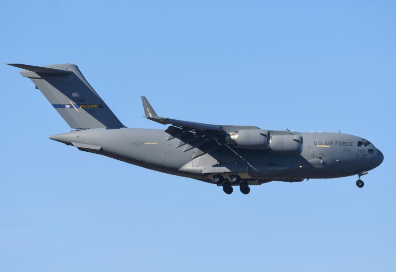 Photo of 77171 - USAF - United States Air Force Boeing C-17 Globemaster III at WRI on AeroXplorer Aviation Database