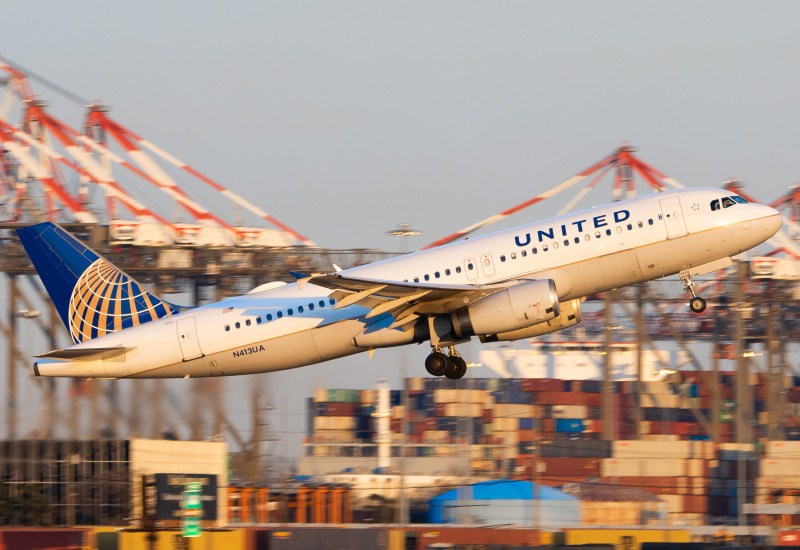 Photo of N413UA - United Airlines Airbus A320 at EWR on AeroXplorer Aviation Database