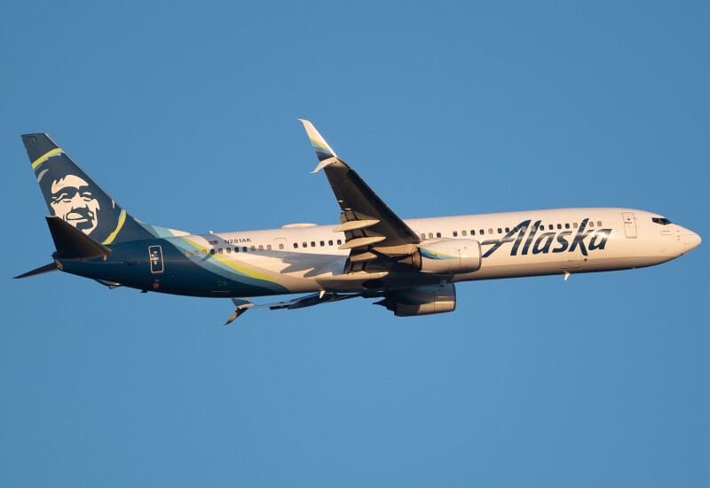 Photo of N281AK - Alaska Airlines Boeing 737-900ER at MCO on AeroXplorer Aviation Database