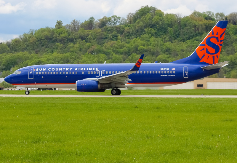 Photo of N824SY - Sun Country Airlines Boeing 737-800 at LUK on AeroXplorer Aviation Database