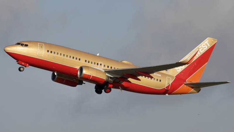 Photo of N711HK - Southwest Airlines Boeing 737-700 at IAH on AeroXplorer Aviation Database