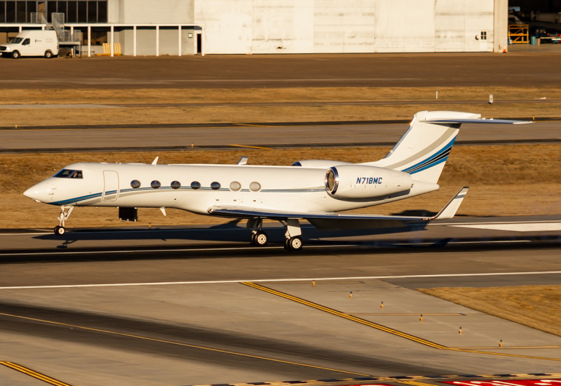 Photo of N718MC - PRIVATE Gulfstream G550 at DAL on AeroXplorer Aviation Database