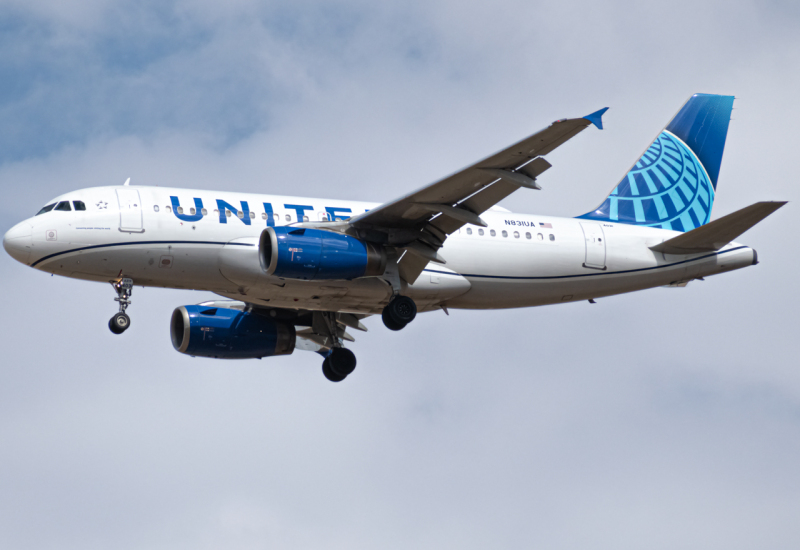 Photo of N831UA - United Airlines Airbus A319 at DEN on AeroXplorer Aviation Database