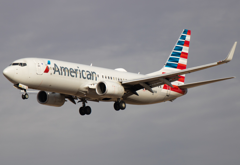 Photo of N918NN - American Airlines Boeing 737-800 at PHX on AeroXplorer Aviation Database