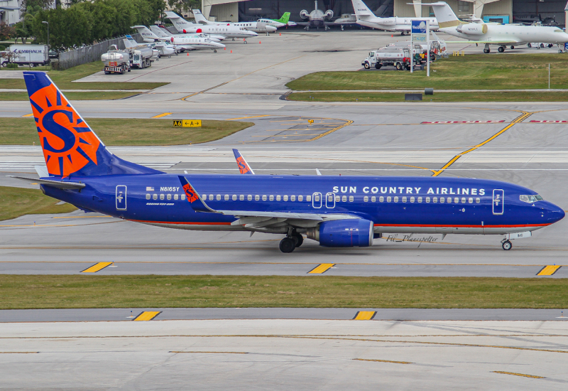 Photo of N816SY - Sun Country Airlines Boeing 737-800 at FLL on AeroXplorer Aviation Database