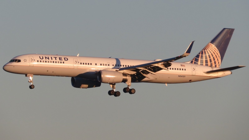 Photo of N34131 - United Airlines Boeing 757-200 at MCO on AeroXplorer Aviation Database