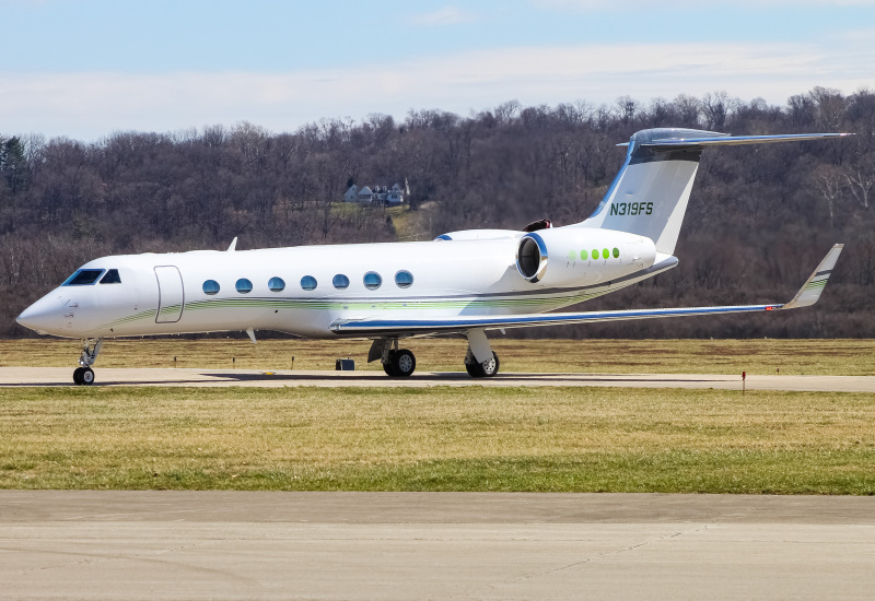 Photo of N319FS - PRIVATE  Gulfstream G550 at LUK on AeroXplorer Aviation Database