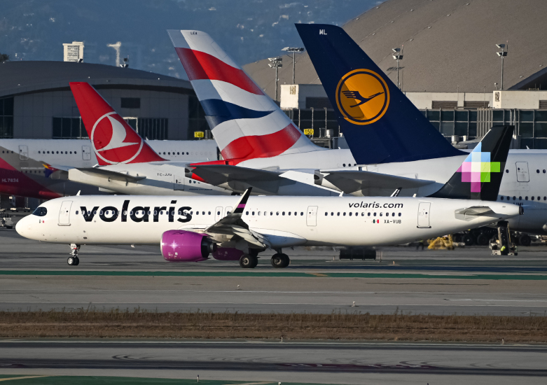 Photo of XA-VUB - Volaris Airbus A321NEO at LAX on AeroXplorer Aviation Database