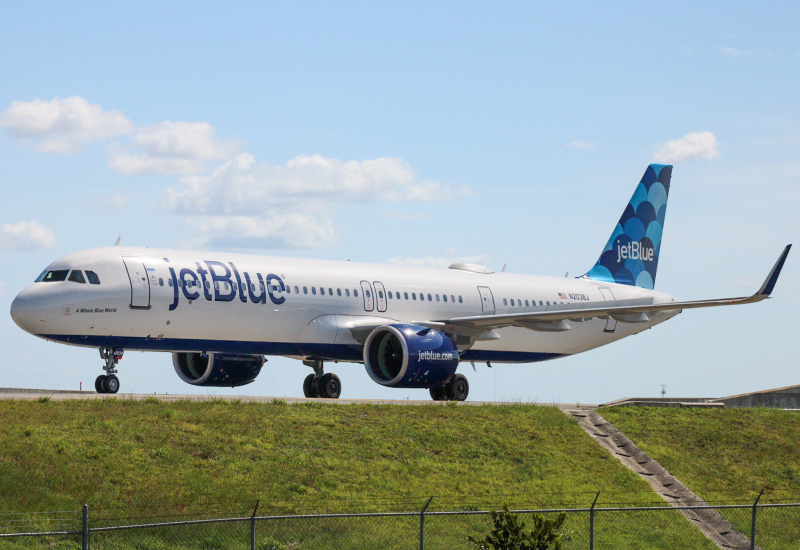 Photo of N2038J - JetBlue Airways Airbus A321NEO at MCO on AeroXplorer Aviation Database
