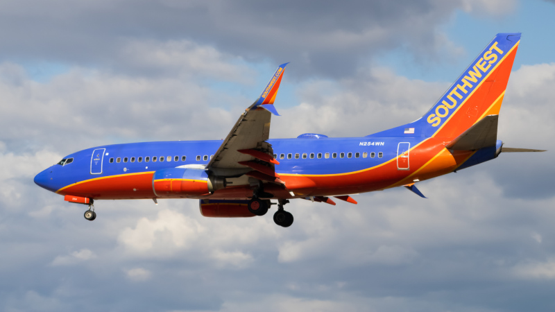 Photo of N254WN - Southwest Airlines Boeing 737-700 at BWI on AeroXplorer Aviation Database