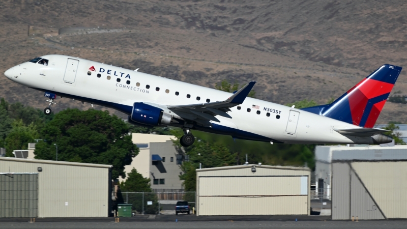 Photo of N303SY - SkyWest Airlines Embraer E175 at RNO on AeroXplorer Aviation Database