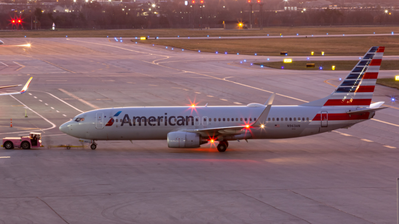 Photo of N963AN - American Airlines Boeing 737-800 at CMH on AeroXplorer Aviation Database