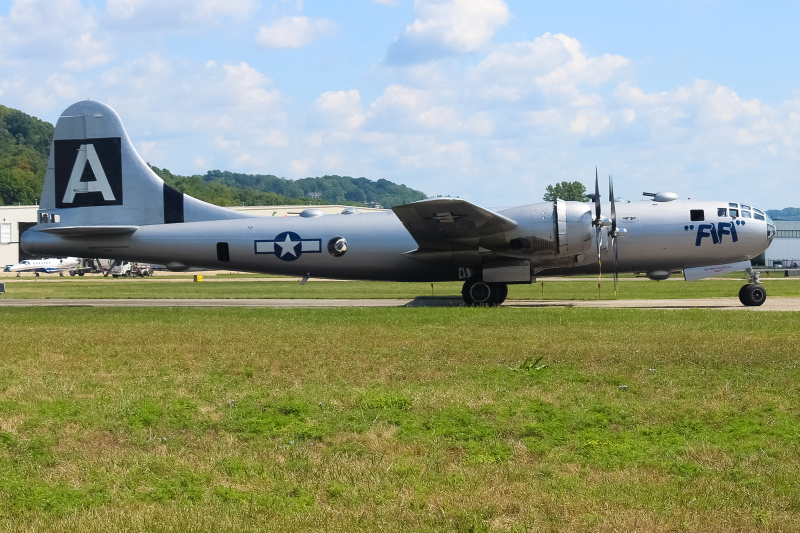 Photo of NX529B - Commemorative Air Force Boeing B-29 SuperFortress at LUK on AeroXplorer Aviation Database