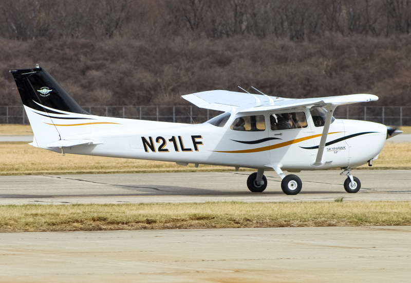 Photo of N21LF - Lunken Flight Training Center Cessna 172 at LUK on AeroXplorer Aviation Database