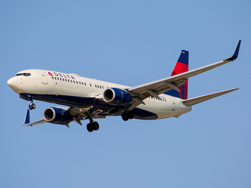 Photo of N394DA - Delta Airlines Boeing 737-800 at BWI on AeroXplorer Aviation Database