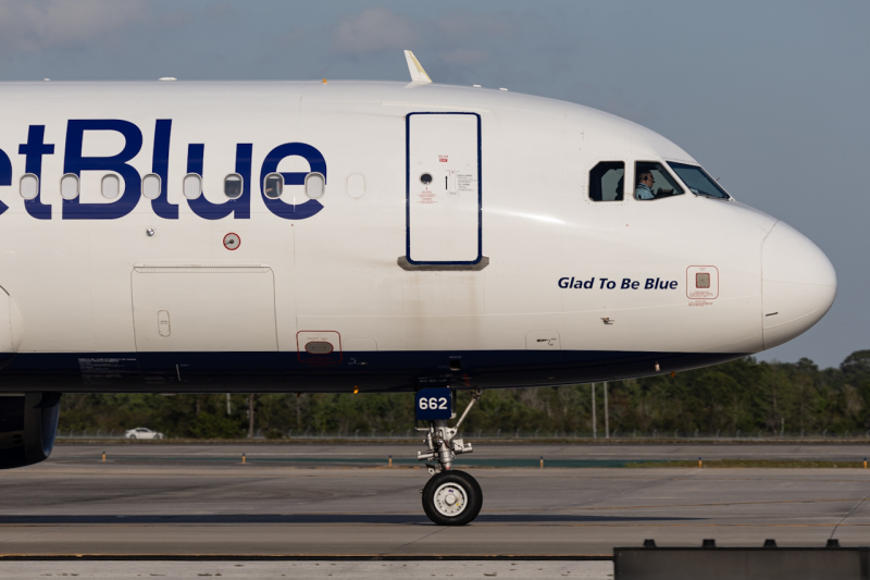 Photo of N662JB - JetBlue Airways Airbus A320 at MCO on AeroXplorer Aviation Database