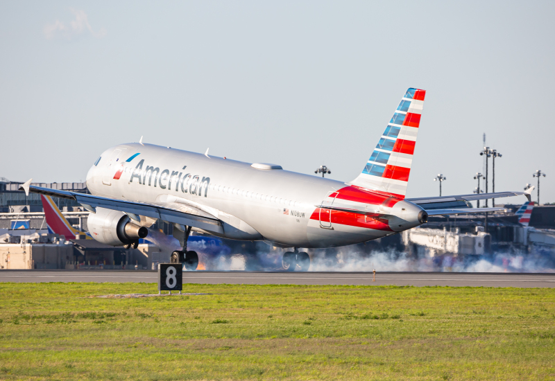 Photo of N108UW - American Airlines Airbus A320 at BWI on AeroXplorer Aviation Database