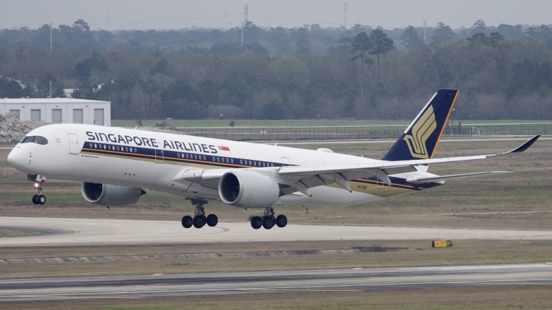 Photo of 9V-SMT - Singapore Airlines Airbus A350-900 at IAH on AeroXplorer Aviation Database