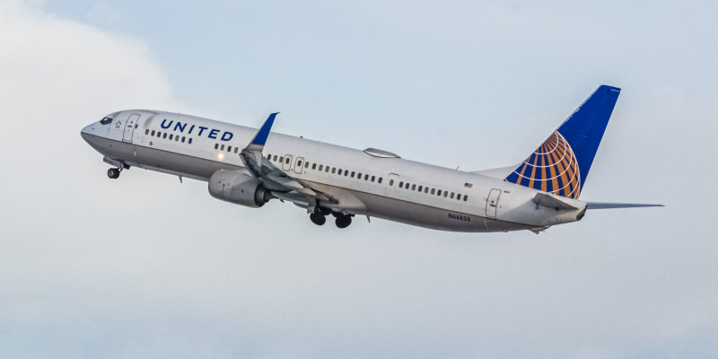 Photo of N66825 - United Airlines Boeing 737-900ER at DEN on AeroXplorer Aviation Database