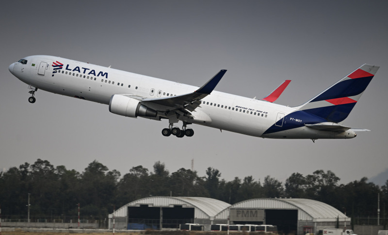 Photo of PT-MSY - LATAM Boeing 767-300ER at MEX on AeroXplorer Aviation Database