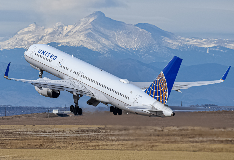 Photo of N12125 - United Airlines Boeing 757-200 at DEN on AeroXplorer Aviation Database