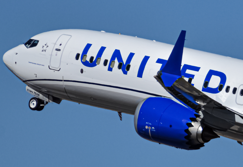 Photo of N37528 - United Airlines Boeing 737 MAX 9 at DEN on AeroXplorer Aviation Database