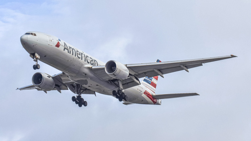 Photo of N776AN - American Airlines Boeing 777-200ER at ORD on AeroXplorer Aviation Database