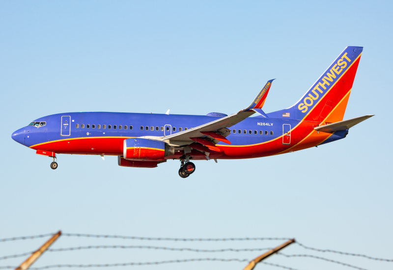 Photo of N264LV - Southwest Airlines Boeing 737-700 at BWI on AeroXplorer Aviation Database