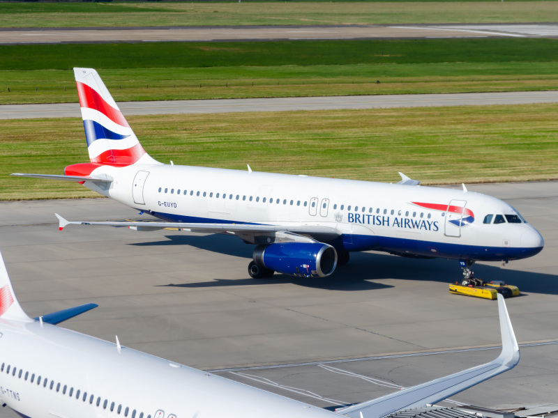 Photo of G-EUYD  - British Airways Airbus A320 at LHR on AeroXplorer Aviation Database
