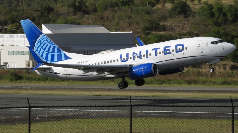 Photo of N16709 - United Airlines Boeing 737-700 at STT on AeroXplorer Aviation Database