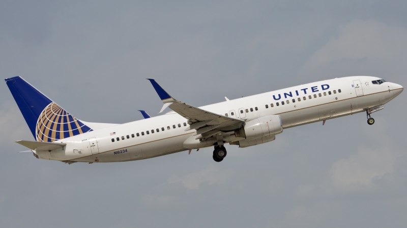 Photo of N16234 - United Airlines Boeing 737-800 at IAH on AeroXplorer Aviation Database