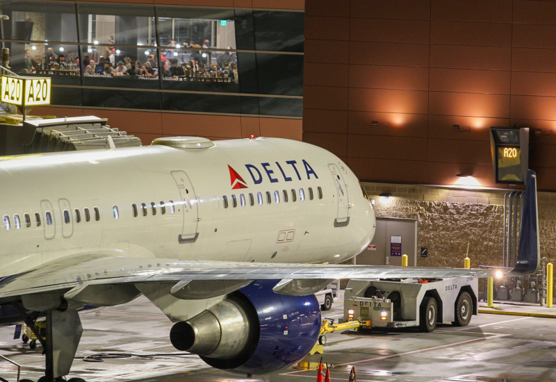 Photo of N554NW - Delta Airlines Boeing 757-200 at SLC on AeroXplorer Aviation Database