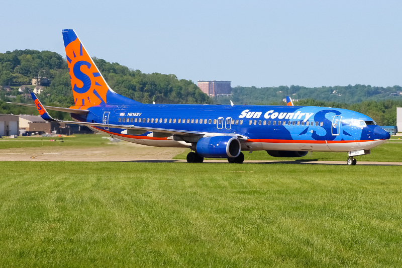 Photo of N815SY - Sun Country Airlines Boeing 737-800 at LUK on AeroXplorer Aviation Database