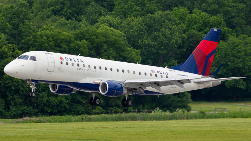 Photo of N224JQ - Delta Connection Embraer E175 at CMH on AeroXplorer Aviation Database
