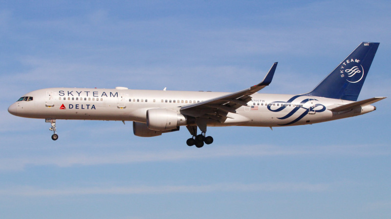 Photo of N705TW - Delta Airlines Boeing 757-200 at LAS on AeroXplorer Aviation Database