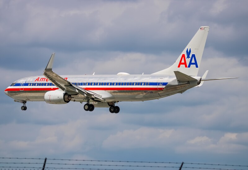 Photo of N921NN - American Airlines Boeing 737-800 at BWI on AeroXplorer Aviation Database
