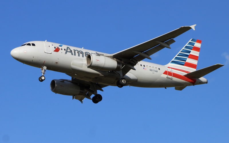 Photo of N817AW - American Airlines Airbus A319 at CVG on AeroXplorer Aviation Database