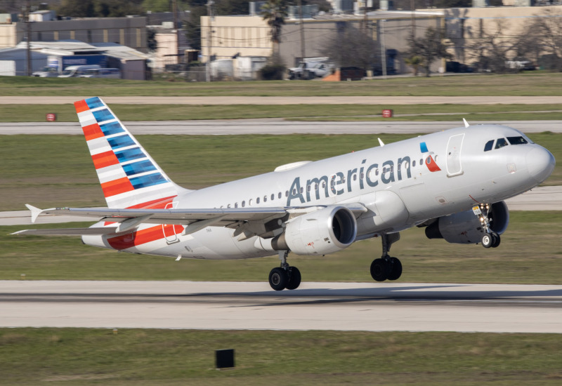 Photo of N766US - American Airlines  Airbus A319 at SAT on AeroXplorer Aviation Database