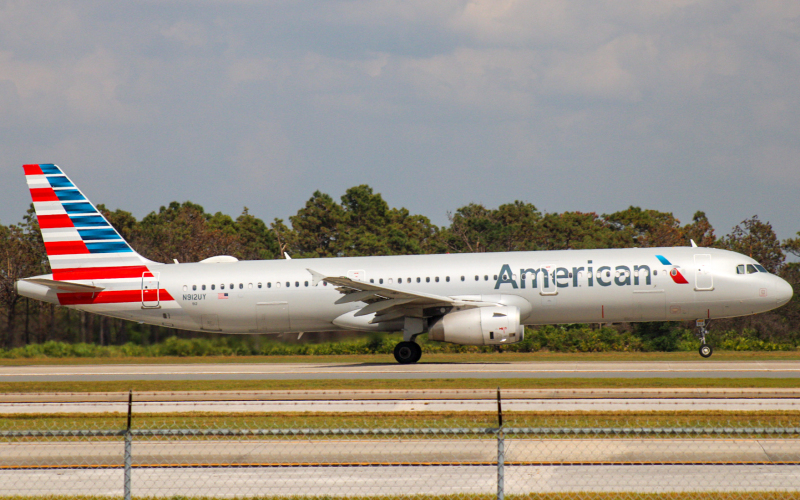 Photo of N912UY - American Airlines Airbus A321-200 at MCO on AeroXplorer Aviation Database