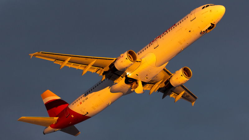 Photo of EC-IGK - Iberia Airbus A321-200 at HEL on AeroXplorer Aviation Database