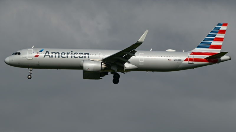 Photo of N408AN - American Airlines Airbus A321-200 at DFW on AeroXplorer Aviation Database