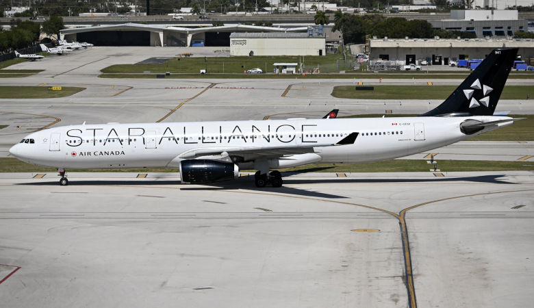 Photo of C-GEGI - Air Canada Airbus A330-300 at FLL on AeroXplorer Aviation Database