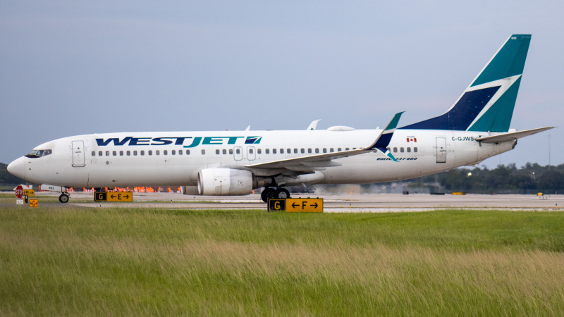 Photo of C-GJWS - WestJet Boeing 737-800 at MCO on AeroXplorer Aviation Database