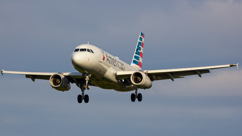 Photo of N832AW - American Airlines Airbus A319 at CMH on AeroXplorer Aviation Database